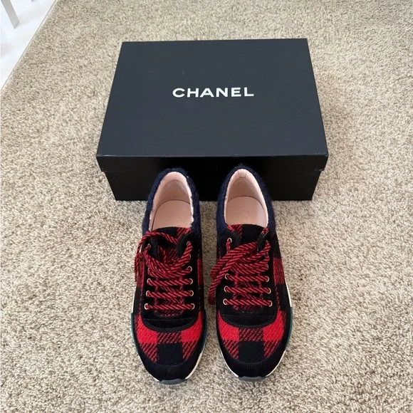 NIB Chanel Tweed Calfskin and Suede Houndstooth Sneakers Size 36.5 - Picture 1 of 8